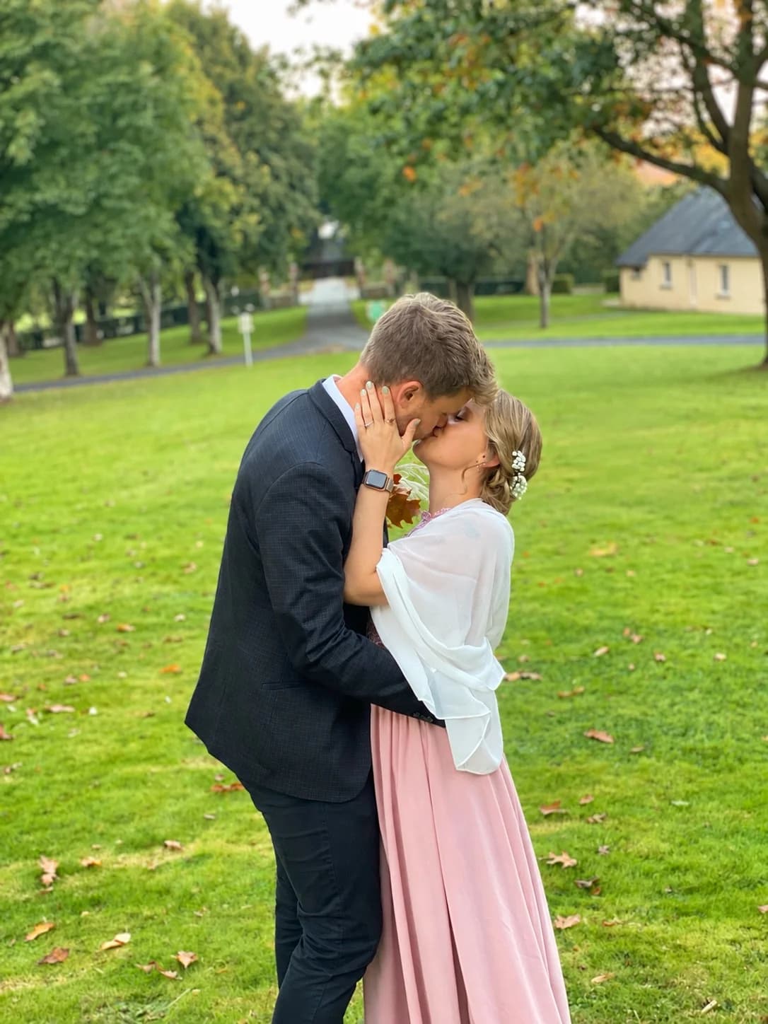 Pauline et Jonas — un baiser, et tout commence