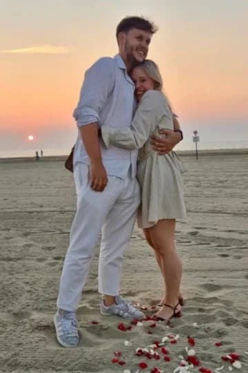 Pauline et Jonas — les pieds dans le sable